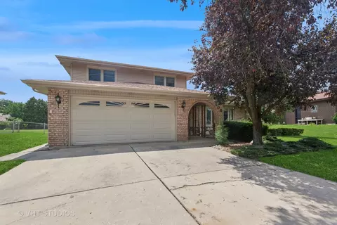 406 Freehauf St, Lemont, IL 60439