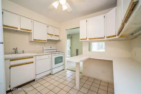 1500 Harbour Dr #1D, Wheeling, IL 60090 photo 10