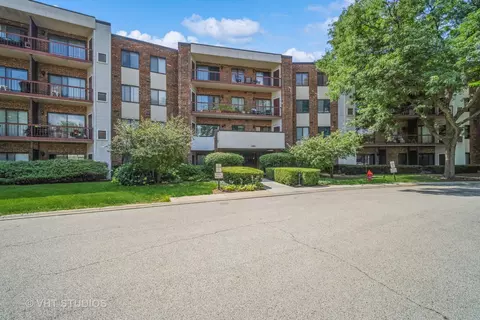 1500 Harbour Dr #1D, Wheeling, IL 60090 photo 2