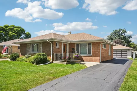 2300 Boeger Ave, Westchester, IL 60154