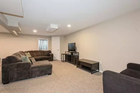 2111 Colonial St, Aurora, IL 60503 photo 18