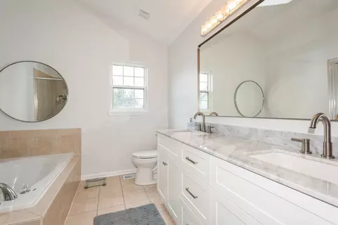 2111 Colonial St, Aurora, IL 60503 photo 14
