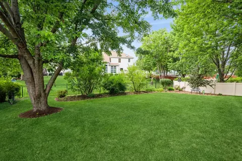 2111 Colonial St, Aurora, IL 60503 photo 3