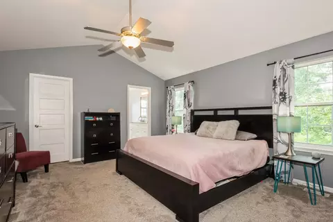 2111 Colonial St, Aurora, IL 60503 photo 13