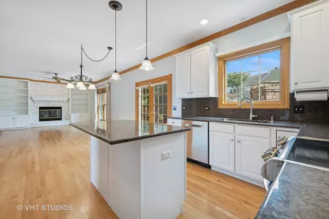 Kitchen - 1971 Tunbridge Ct, Algonquin, IL 60102 photo 1 of 3