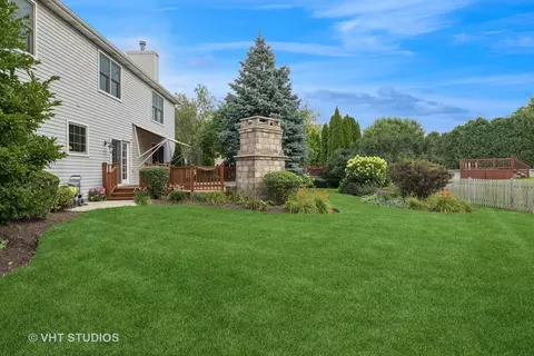 Exterior - 1971 Tunbridge Ct, Algonquin, IL 60102 photo 4 of 8