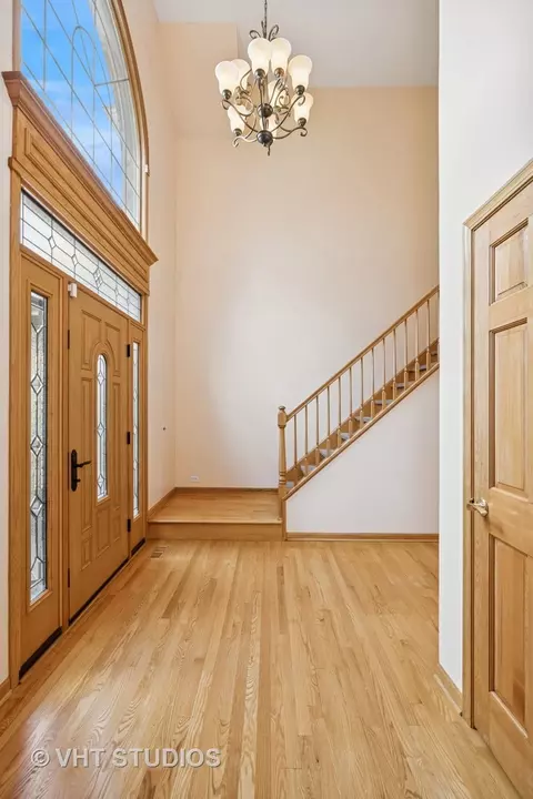 Entry Way - 1971 Tunbridge Ct, Algonquin, IL 60102 photo 2 of 5