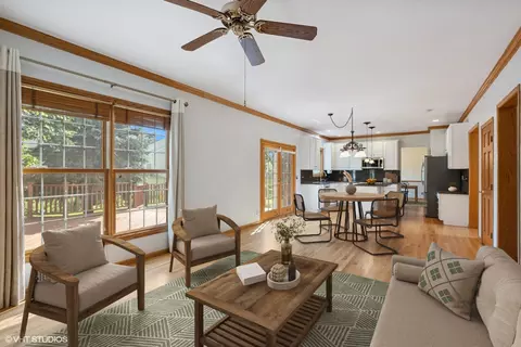 Living - 1971 Tunbridge Ct, Algonquin, IL 60102 photo 8 of 9