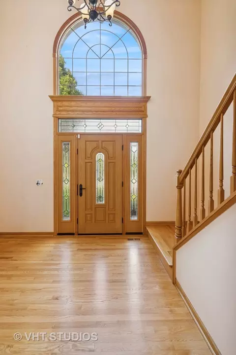 Entry Way - 1971 Tunbridge Ct, Algonquin, IL 60102 photo 1 of 5