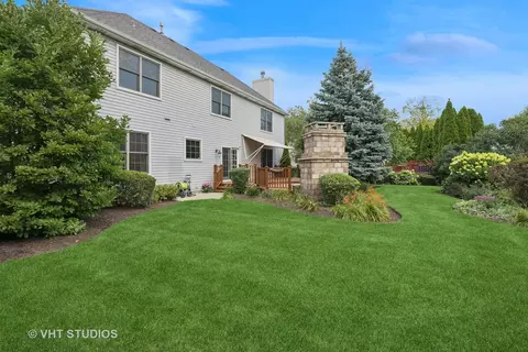 Exterior - 1971 Tunbridge Ct, Algonquin, IL 60102 photo 3 of 8