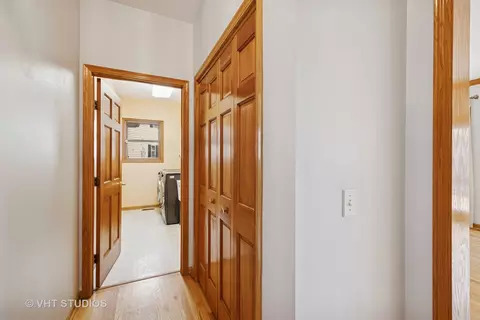 Entry Way - 1971 Tunbridge Ct, Algonquin, IL 60102 photo 4 of 5