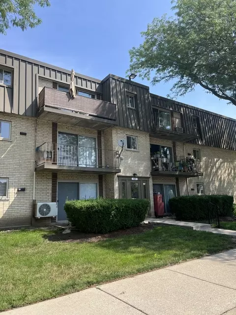 565 Fairway View Dr #2L, Wheeling, IL 60090 photo 2