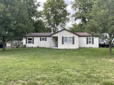 209 E North St, Gardner, IL 60424