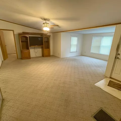 Living - 209 E North St, Gardner, IL 60424 photo 3 of 4