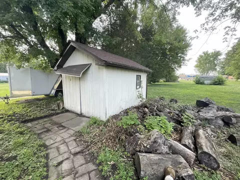 Exterior - 209 E North St, Gardner, IL 60424 photo 4 of 5