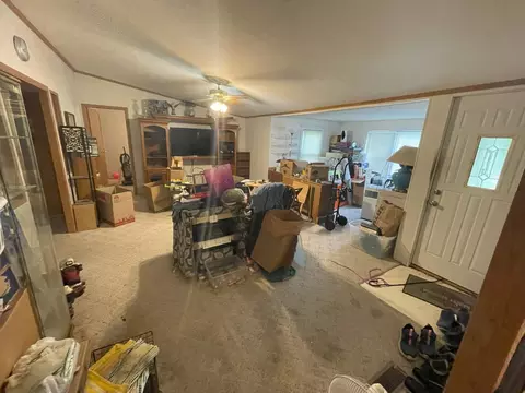 Living - 209 E North St, Gardner, IL 60424 photo 2 of 4