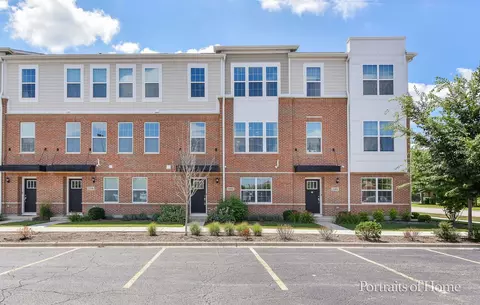 2906 Reflection Dr, Naperville, IL 60564