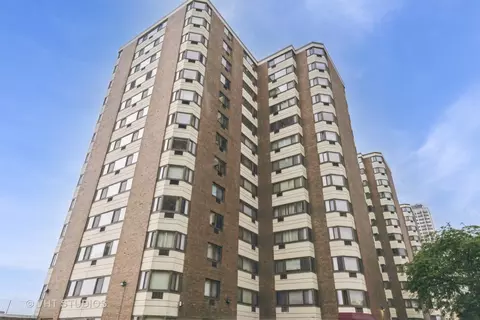 7337 S South Shore Dr #819, Chicago, IL 60649