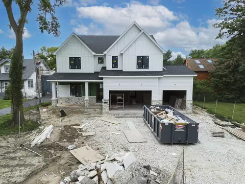 6136 Bentley Ave, Willowbrook, IL 60527