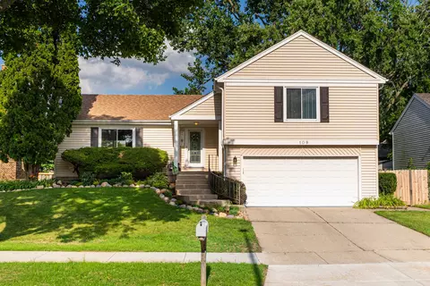 109 Lilac Ln, Buffalo Grove, IL 60089