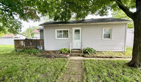2251 Grandview Ave, Crest Hill, IL 60403
