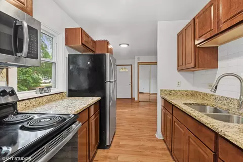 Kitchen - 6112 Hillcrest Rd, Cary, IL 60013 photo 2 of 2