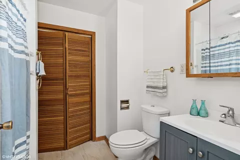 Bath - 6112 Hillcrest Rd, Cary, IL 60013 photo 1 of 1