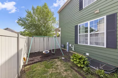 Exterior - 3627 Daisy Ln, Elgin, IL 60124 photo 5 of 5
