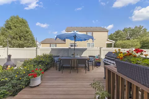 Exterior - 3627 Daisy Ln, Elgin, IL 60124 photo 3 of 5