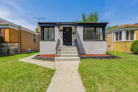 12534 S Racine Ave, Calumet Park, IL 60827