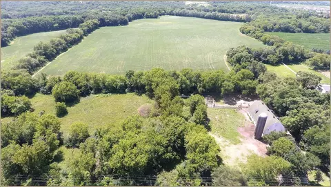 32 W683 County Line Rd, Barrington Hills, IL 60010