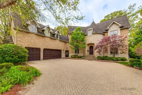 300 Red Oak Rd, Northbrook, IL 60062