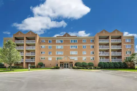7450 N Waukegan Rd #508, Niles, IL 60714