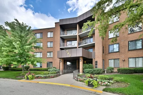 263 S Clubhouse Dr #101, Palatine, IL 60074