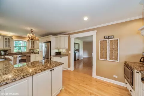Kitchen - 13380 W 21st St, Wadsworth, IL 60083 photo 4 of 4
