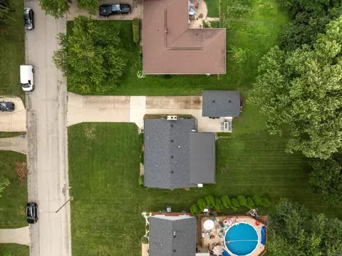 View/Area - 110 Eastview Dr, Normal, IL 61761 photo 2 of 3