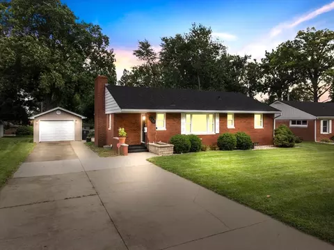 Exterior - 110 Eastview Dr, Normal, IL 61761 photo 13 of 13