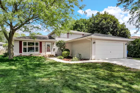 46 Hilltop Dr, Bourbonnais, IL 60914