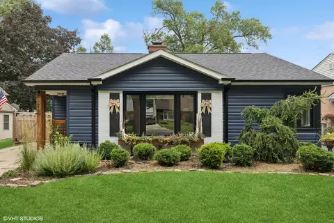 213 S Owen St, Mount Prospect, IL 60056