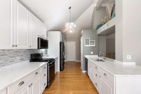 25548 W Gateway Cir, Plainfield, IL 60585 photo 6