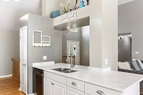 25548 W Gateway Cir, Plainfield, IL 60585 photo 7