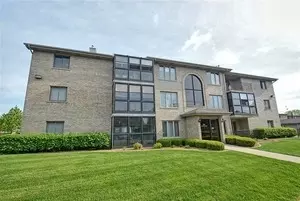 5018 Midlothian Tpke #1006, Crestwood, IL 60418