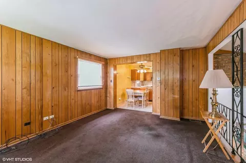 Living - 14353 Kostner Ave, Midlothian, IL 60445 photo 4 of 4
