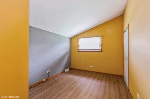 Bedroom - 14353 Kostner Ave, Midlothian, IL 60445 photo 6 of 6