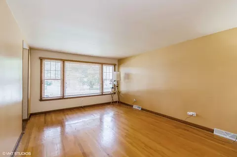 Living - 14353 Kostner Ave, Midlothian, IL 60445 photo 1 of 4