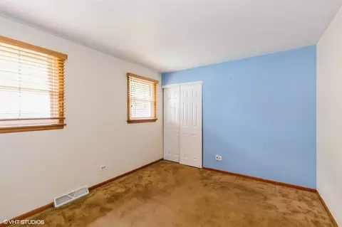 Bedroom - 14353 Kostner Ave, Midlothian, IL 60445 photo 4 of 6