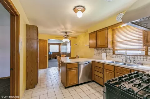 Kitchen - 14353 Kostner Ave, Midlothian, IL 60445 photo 1 of 4