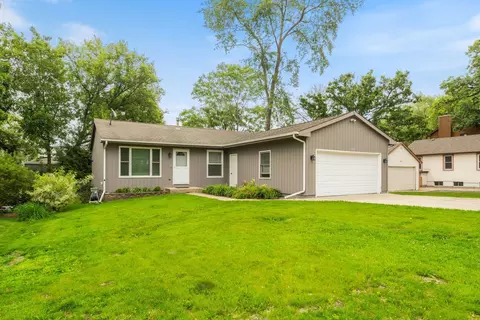 3112 Cedar Ter, Island Lake, IL 60042
