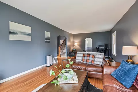 Living - 402 E Van Buren St, Ottawa, IL 61350 photo 3 of 3