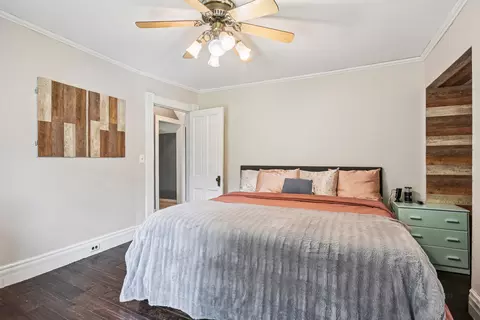 Bedroom - 402 E Van Buren St, Ottawa, IL 61350 photo 6 of 6